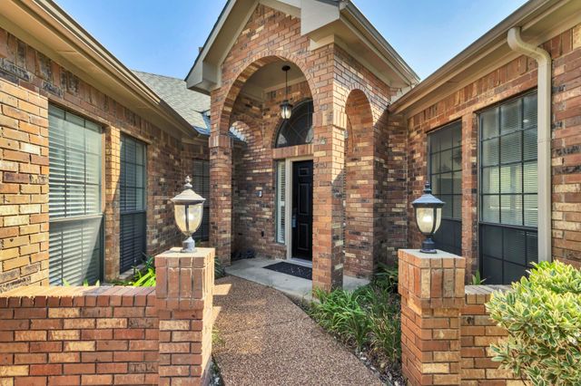 1112 Pawnee Trail, Carrollton, TX 75007