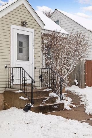 1497 Margaret Street, Saint Paul, MN 55106
