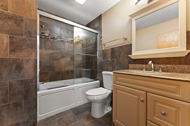 323 Quail Drive, Hobart, IN 46342