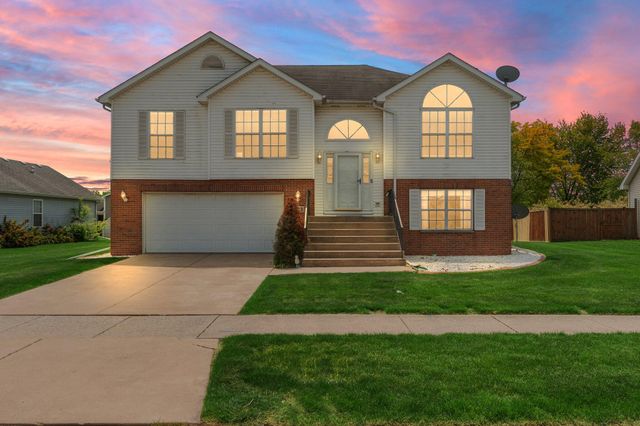 323 Quail Drive, Hobart, IN 46342