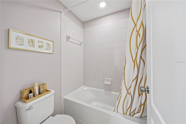 8605 FIDDLELEAF COURT, Tampa, FL 33647