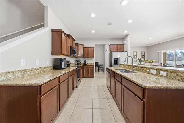 8605 FIDDLELEAF COURT, Tampa, FL 33647