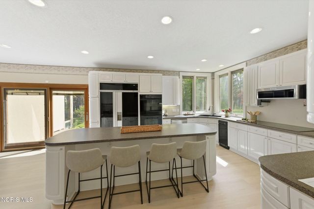 7303 Copperwood Lane, Sylvania, OH 43560