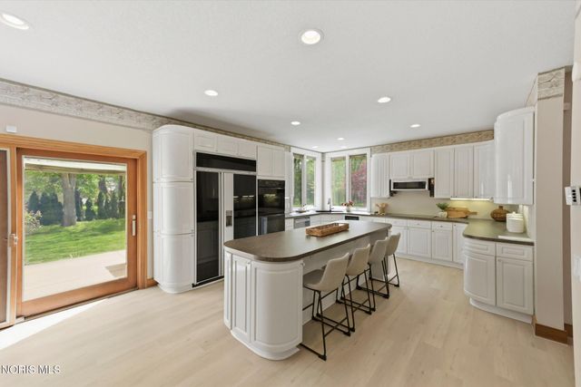 7303 Copperwood Lane, Sylvania, OH 43560