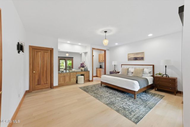 7303 Copperwood Lane, Sylvania, OH 43560