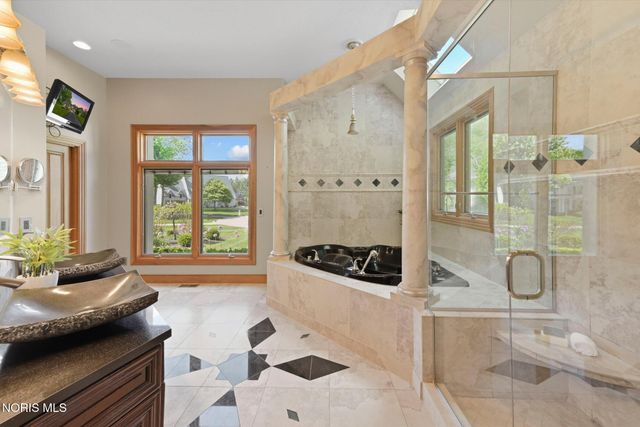 7303 Copperwood Lane, Sylvania, OH 43560