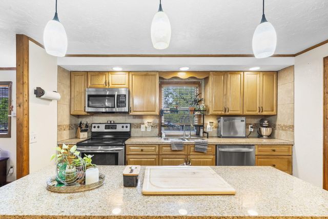 328 Brenda Drive, Ozark, MO 65721