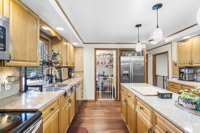 328 Brenda Drive, Ozark, MO 65721