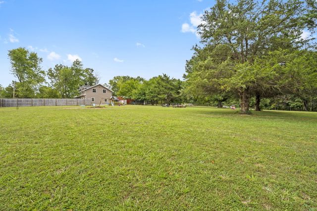 328 Brenda Drive, Ozark, MO 65721