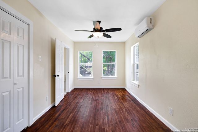 834 W Russell Pl, San Antonio, TX 78212