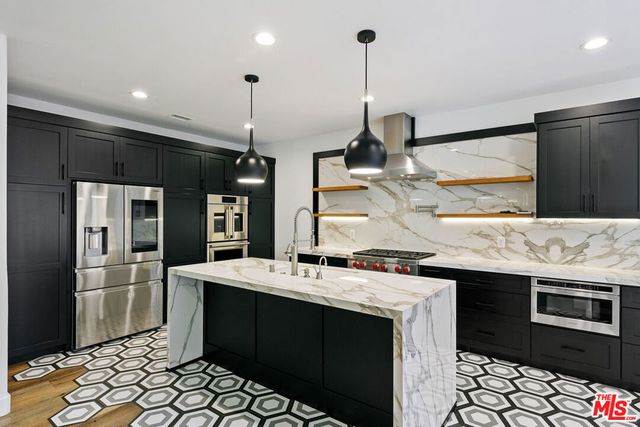 6477 Zuma View Place 127, Malibu, CA 90265