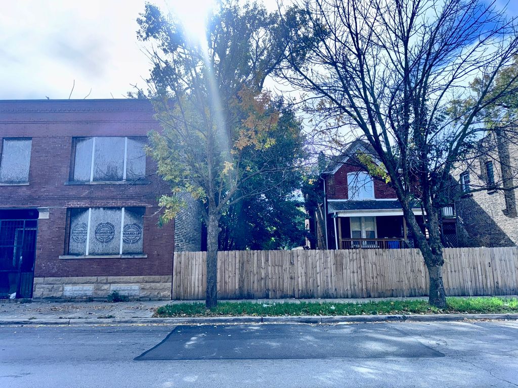 367 E 69th Street, Chicago, IL 60637 — exterior