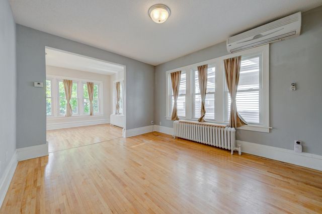 3229 Hennepin Avenue S, Minneapolis, MN 55408