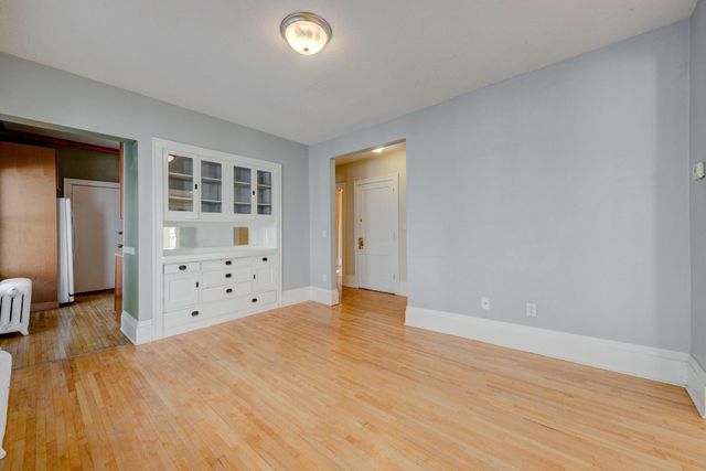 3229 Hennepin Avenue S, Minneapolis, MN 55408