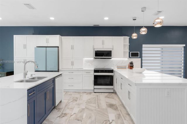 3942 NW 62nd Ct, Coconut Creek, FL 33073