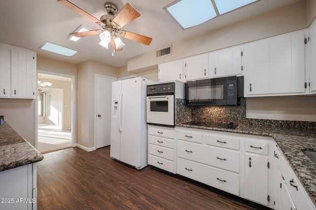 10832 W SARATOGA Circle, Sun City, AZ 85351