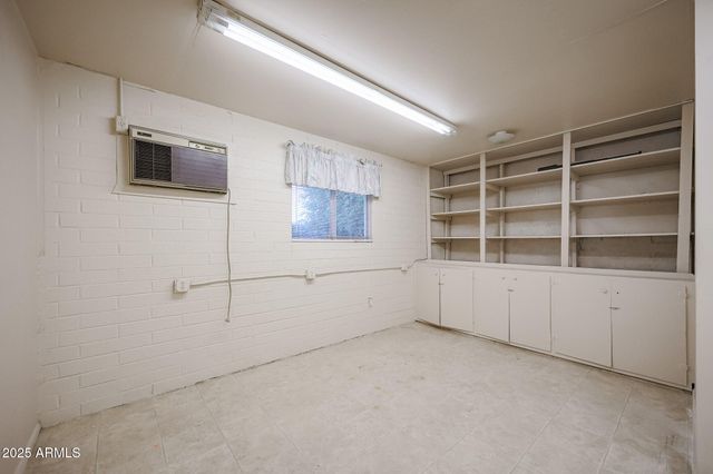 10832 W SARATOGA Circle, Sun City, AZ 85351