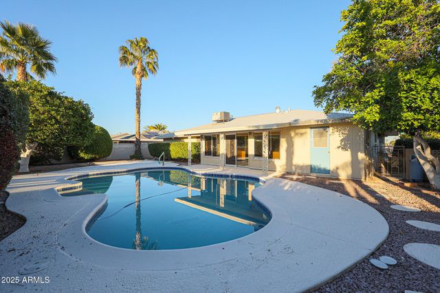 10832 W SARATOGA Circle, Sun City, AZ 85351