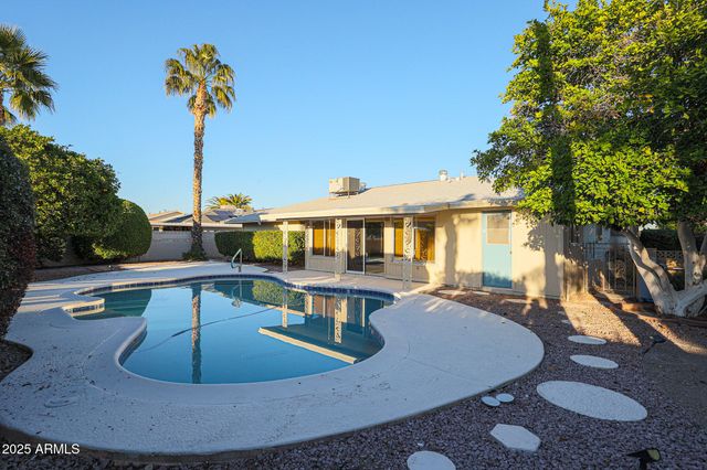 10832 W SARATOGA Circle, Sun City, AZ 85351