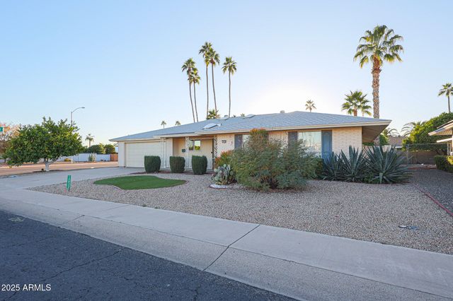 10832 W SARATOGA Circle, Sun City, AZ 85351