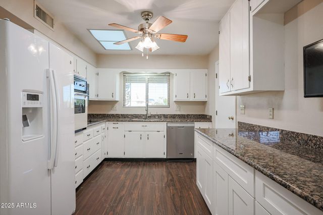 10832 W SARATOGA Circle, Sun City, AZ 85351