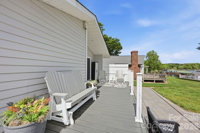 8029 Lucky Creek Lane, Denver, NC 28037