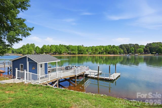 8029 Lucky Creek Lane, Denver, NC 28037