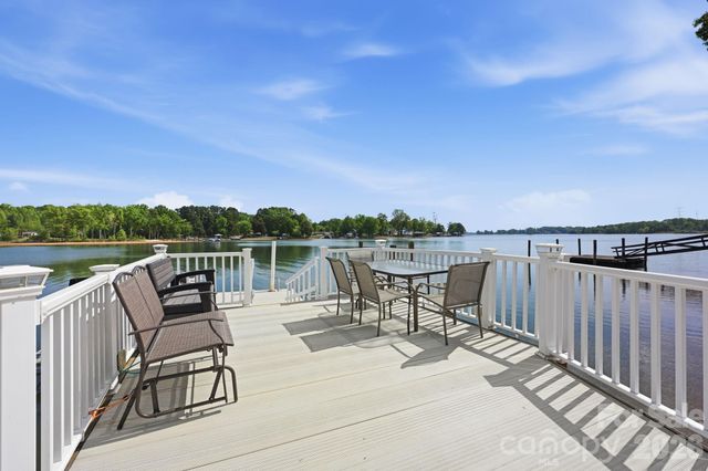 8029 Lucky Creek Lane, Denver, NC 28037