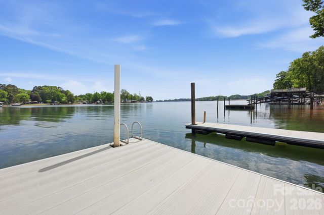 8029 Lucky Creek Lane, Denver, NC 28037