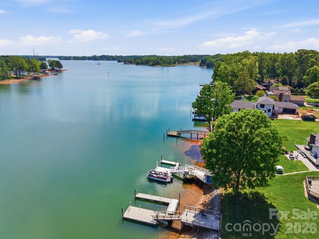 8029 Lucky Creek Lane, Denver, NC 28037