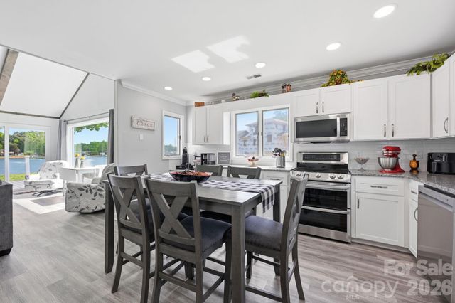 8029 Lucky Creek Lane, Denver, NC 28037