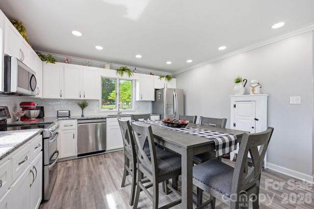 8029 Lucky Creek Lane, Denver, NC 28037