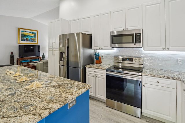 8601 Mangrove, West Palm Beach, FL 33411