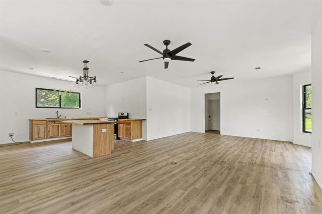 1925 W Lakeview Drive, Benton, AR 72015