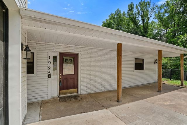 1925 W Lakeview Drive, Benton, AR 72015