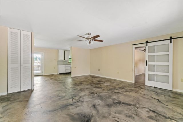 1925 W Lakeview Drive, Benton, AR 72015