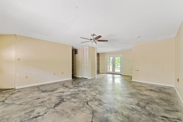 1925 W Lakeview Drive, Benton, AR 72015