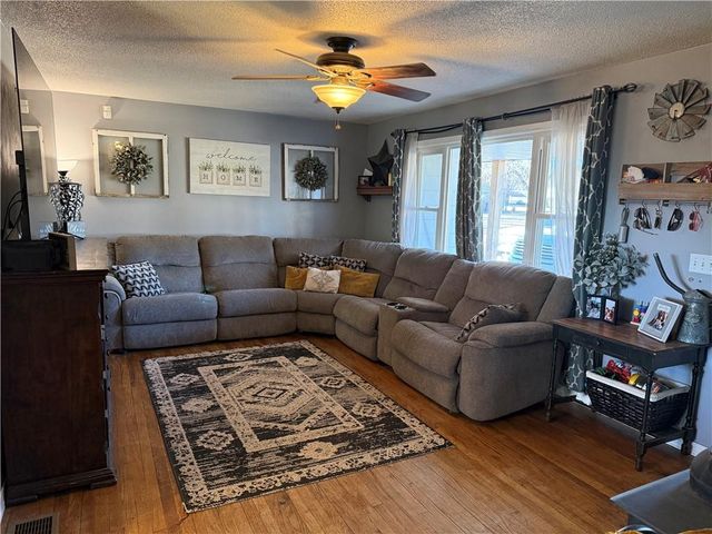 109 Kickapoo Street, Easton, KS 66020