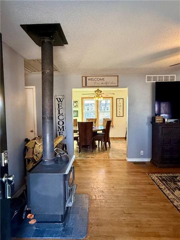 109 Kickapoo Street, Easton, KS 66020