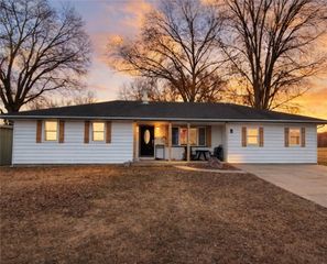 109 Kickapoo Street, Easton, KS 66020