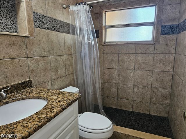1199 Gramac DR, North Fort Myers, FL 33917