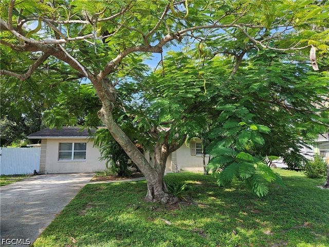 1199 Gramac DR, North Fort Myers, FL 33917