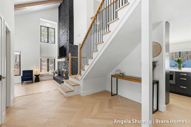 400 Greentree Lane, Ada, MI 49301