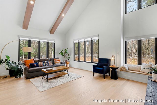 400 Greentree Lane, Ada, MI 49301