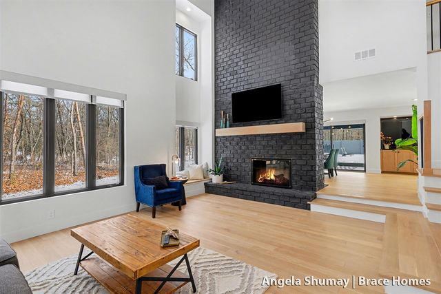 400 Greentree Lane, Ada, MI 49301