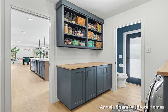 400 Greentree Lane, Ada, MI 49301