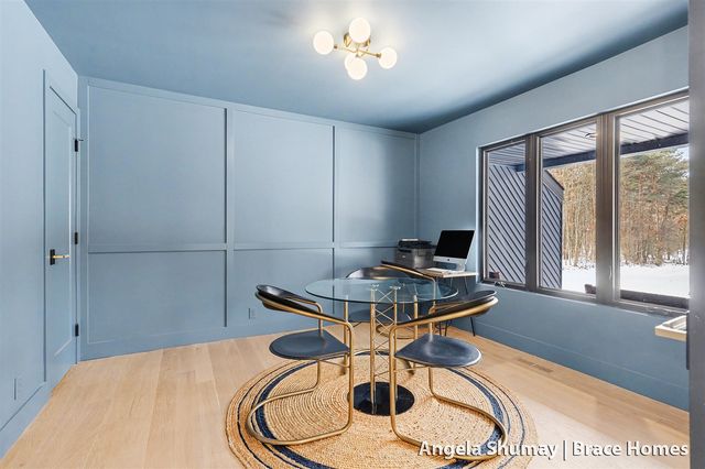 400 Greentree Lane, Ada, MI 49301