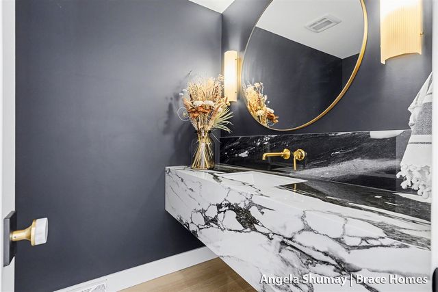 400 Greentree Lane, Ada, MI 49301