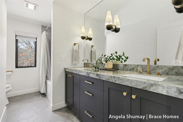 400 Greentree Lane, Ada, MI 49301