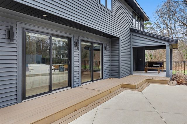 400 Greentree Lane, Ada, MI 49301